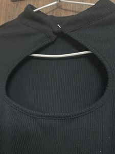 Keyhole Neck Top