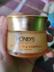 Pond&#39;s Bright Beauty Gel Creme