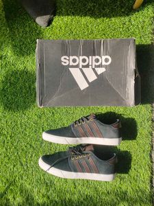 Adidas Samba Series  Sneakers Size UK 9