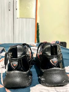 Reebok Size 9 Sneaker For Men