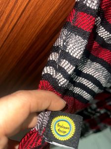 Women’s Striped Scarf with Tassels