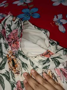 Floral Print Pleated top