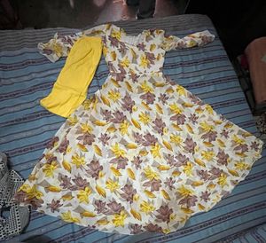 Floral Kurta Set With Legging