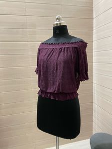 Ginger Off-Shoulder Top - Stylish &amp; Chic