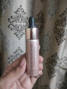 Swiss Beauty Highlighter With branded Nail Polish