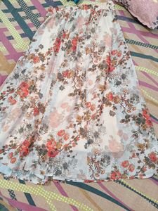 Beautiful Floral Print Midi Skirt