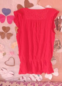 Notations l Red Sleeveless Top