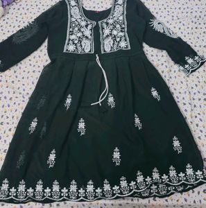 Green Embroidered Kurta