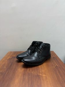 Black Leather Boots Roadster