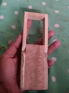 PEN STAND WITH CLOCK