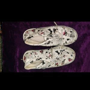 Pretty White Floral Shoe
