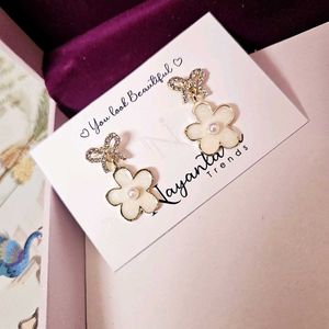 Korean Studded Bow With Dangling Flower (White)