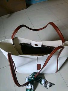 Casual Women’s Shoulder Bag in Faux Leather