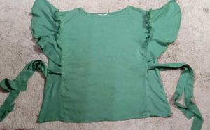 Sale 🛍️ 💰 Green Flutter Sleeve Top