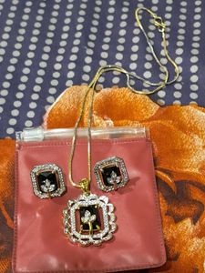 Very Pretty Ad Necklace