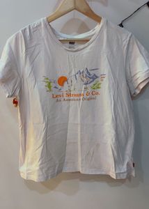 Levis- Nike tshirt Combo