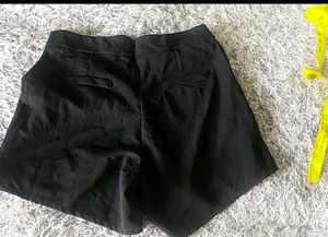 Black Skort