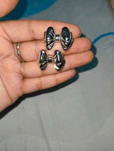 Bow Stud Earrings - Cute!