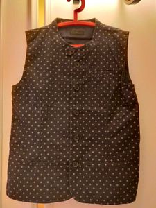Benetton Navy Blue Printed Waist Coat Size 6-8 Yr