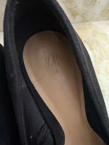 H&amp;M Court Heels
