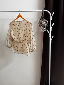 New Off White Floral Top