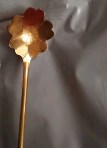 Golden Flower &amp;  2  Spoon