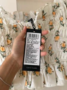 Floral Print Puff Sleeves Cinched Waist Crop Top