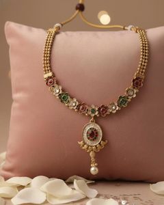 Elegant Floral Necklace Set