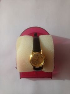 Hmt Women Quartz Watch
