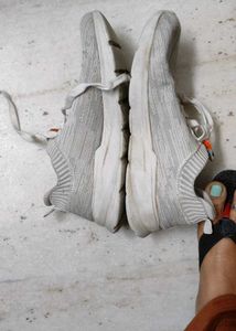 Red Tape Men Sports Shoes