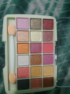Ramen 18 Color Eyeshadow