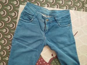 Buy 1 jeans Get 1 Free