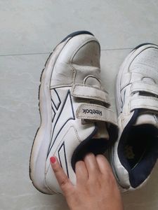 REEBOK SHOES (41 Size)