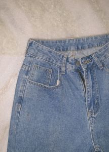 Urbanic Ripped Baggy Jeans