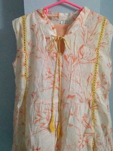 Floral Sleeveless Top And Legging Set.