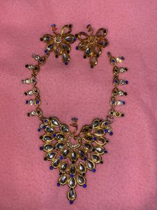 Short Neck Set Good Condition