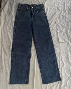Straight Fit Stylish Denim Blue Jeans
