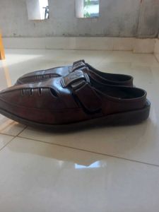 VKC Pride brown leather sandals for men. Durable s