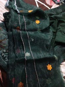 Beautiful Pakistani Suit With Freebie