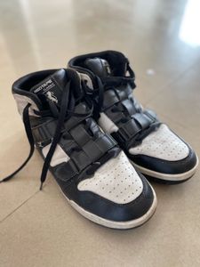 Cool Black/White Sneakers