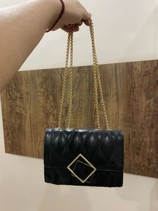 Chic Black Quilted Crossbody Bag