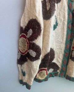 This VINTAGE Sweater is to die for!!!! 😍🤌