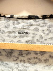 Leopard Print Long Sleeve Top