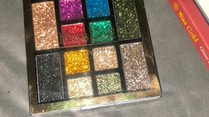 Miss Gold Sparkle Glitter Eyeshadow
