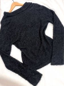 B2G2 🎁Imported Fuzzy Black Knit Sweater C
