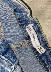 zara distressed denim shorts