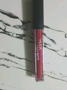 Huda Beauty Liquid Matte Lipstick