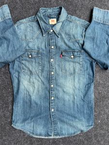 Levi&#39;s Denim Shirt