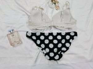 🇳🇿💫💗White Bra &amp; Polka Dot Panty Set