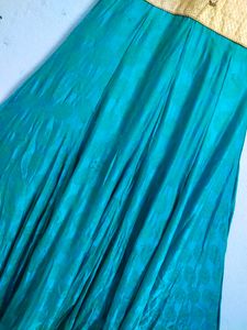 WOMEN BEAUTIFUL ETHNIC GOWN